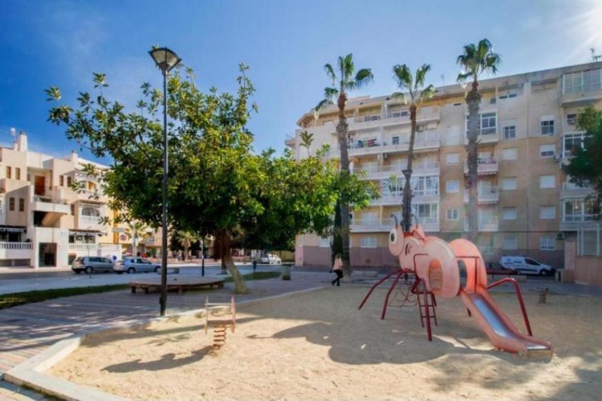 Apartamento Los Gases Torrevieja Kültér fotó